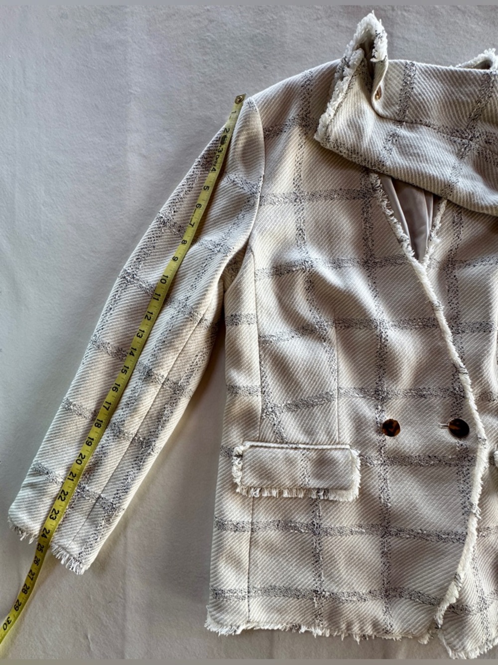 Ann Taylor Cream Gray Windowpane Tweed Fringed Blazer (14) Like New! - Picture 12 of 17